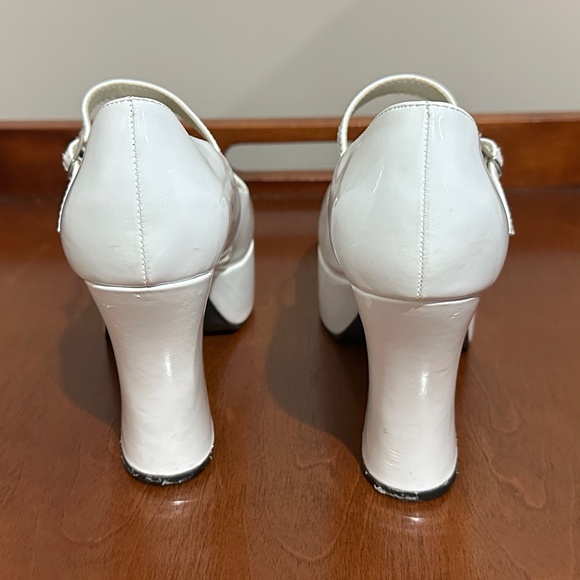 Funtasma Mary Jane Pump, White, Size 8 - Picture 7 of 10